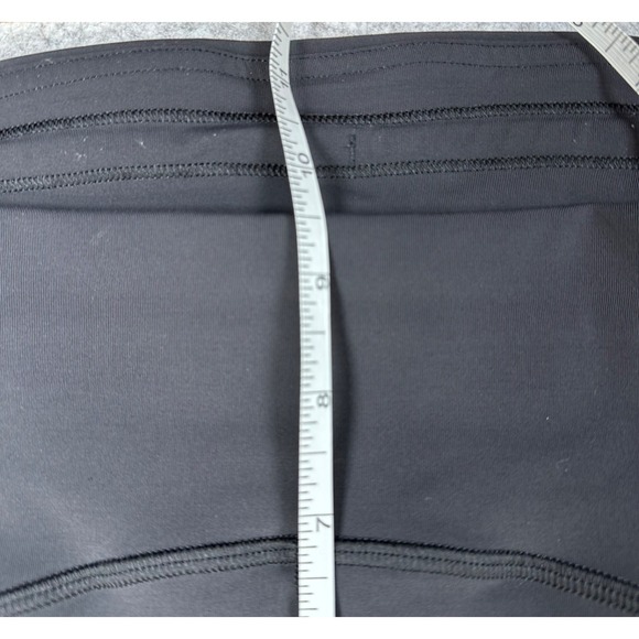LULULEMON Women's 8/10 Solid Black Mid-Rise Capri Length Leggings Hip Pockets - Picture 5 of 6